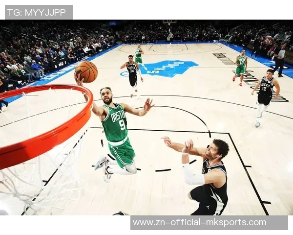 怀特分享与内线球员配合心得逐步磨合中收获乐趣与共同进步