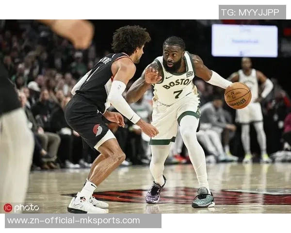 轻松发挥杰伦布朗13投6中轻松斩获21分1篮板展现实力