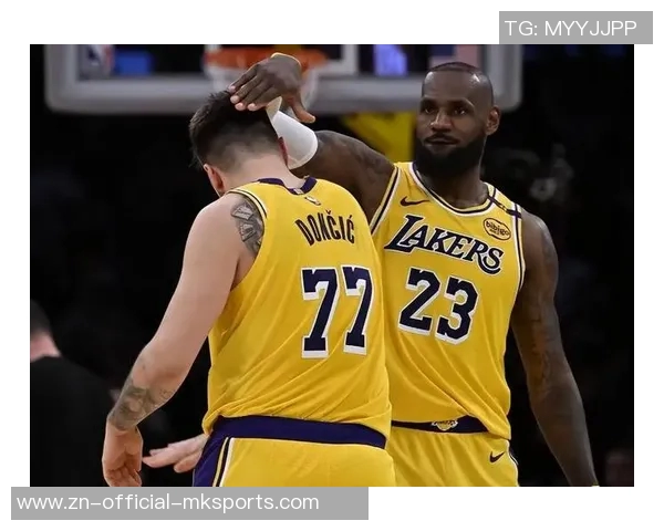 詹姆斯以坚定语气推广新产品展现成熟与过去决策的和解之路