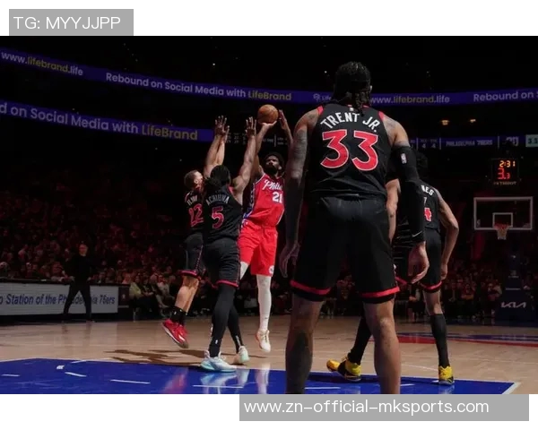 阿努诺比分享防守恩比德的策略与挑战全力以赴争夺每一个球权